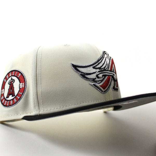 AnaheimAngels1961AngelsBaseballNewEra59FiftyFittedHat_ChromeWhiteBlackGreenGrayUnderBrim_-1_600x600.jpg