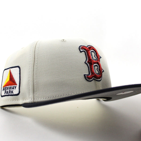 Boston-Red-Sox-CITGO-Fenway-Park-New-Era-59Fifty-Fitted-Hat-_Chrome-White-Navy-and-Gray-Under-Brim_-1_600x600.jpg