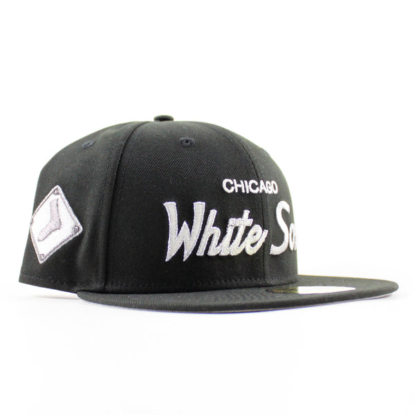 ChicagoWhiteSoxSocksPatchNewEraFitted59FiftyHat_BlackGrayUnderBrim_-4_600x600.jpg
