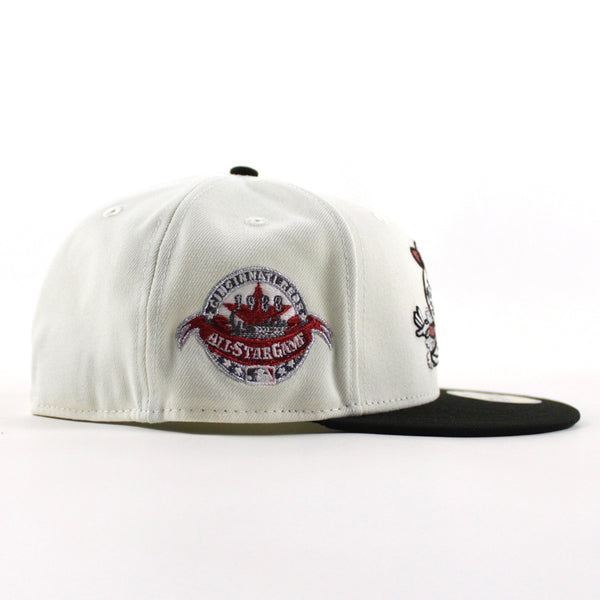 Cincinnati-Reds-1988-All-Star-Game-New-Era-59Fifty-Fitted-Hat-_Chrome-White-Black-Green-Under-Brim_-2_600x600.jpg