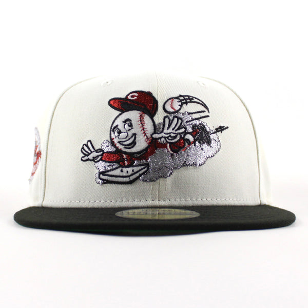 Cincinnati-Reds-1988-All-Star-Game-New-Era-59Fifty-Fitted-Hat-_Chrome-White-Black-Green-Under-Brim_-3_600x600.jpg
