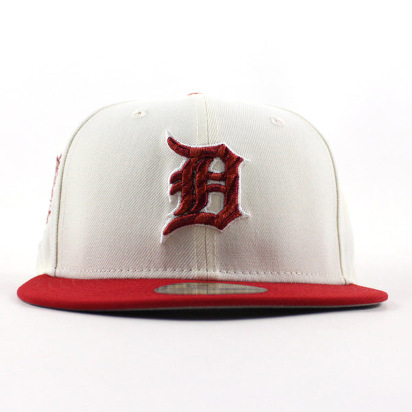 DetroitTigersTigerPatchNewEra59FiftyFittedHat_ChromeWhiteScarletRedGrayUnderBrim_-3_600x600.jpg