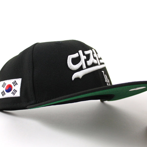 LosAngelesDodgers_xKoreanNewEra59FiftyFittedHat_BlackGreenUnderBrim_-1_600x600.jpg