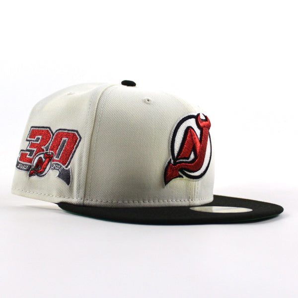 NewJerseyDevils30YearsNewEra59FiftyFittedHat_ChromeWhiteBlackGreenUnderBrim_-5_600x600.jpg