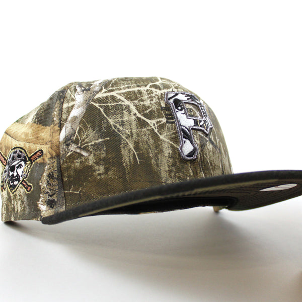 Pittsburgh-Pirates-Pirates-Patch-59Fifty-New-Era-Fitted-Hats-_RealTree-Black-WoodLand-Camo-Under-Brim_-1_600x600.jpg
