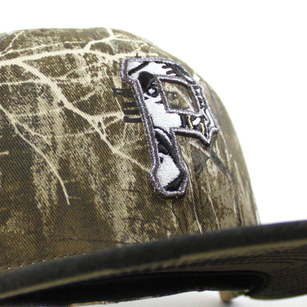 Pittsburgh-Pirates-Pirates-Patch-59Fifty-New-Era-Fitted-Hats-_RealTree-Black-WoodLand-Camo-Under-Brim_-5_600x600.jpg