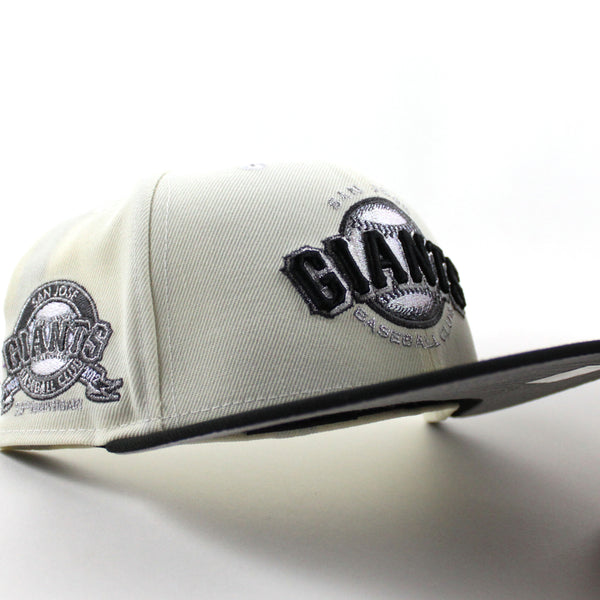 SANJOSEGIANTS30thAnniversaryNewEra59FiftyFittedHat_ChromeWhiteBlackGrayUnderBrim_-1_600x600.jpg