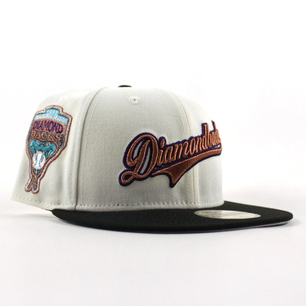 ScriptlogoArizonaDiamondbacks1998InauguralSeasonNewEra59FiftyFittedHat_ChromeWhiteBlackGrayUnderBrim_-4_600x600.jpg