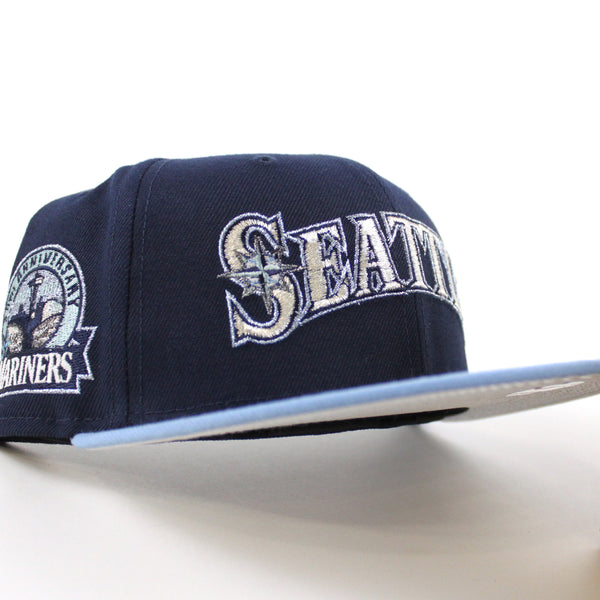 Seattle-Mariners-30TH-Anniversary-New-Era-59Fifty-Fitted-Hat-_Oceanside-Blue-Sky-Blue-Metallic-Silver-Under-Brim_-1_600x600.jpg