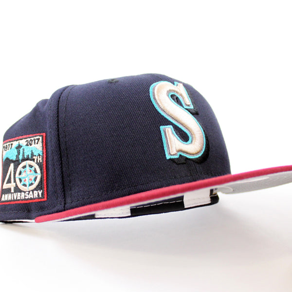 Seattle-Mariners-40th-Anniversary-New-Era-59Fifty-Fitted-Hat-_Navy-Cardinal-Gray-Under-Brim_-1_600x600.jpg